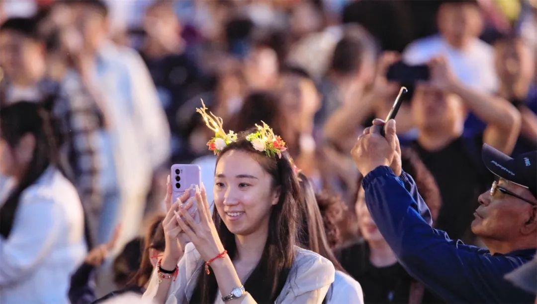 一年一度!人人人你人人人……“尔滨”又刷屏了! 一年一度!人人人你人人人……“尔滨”又刷屏了!