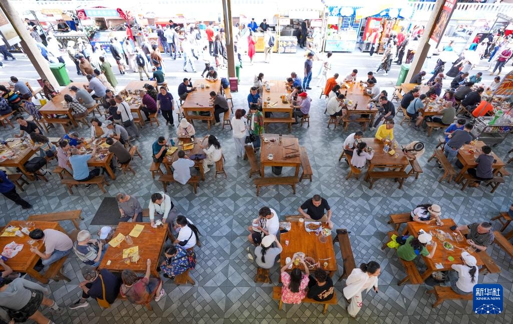 文旅活动精彩纷呈 乌鲁木齐热情迎客 文旅活动精彩纷呈 乌鲁木齐热情迎客