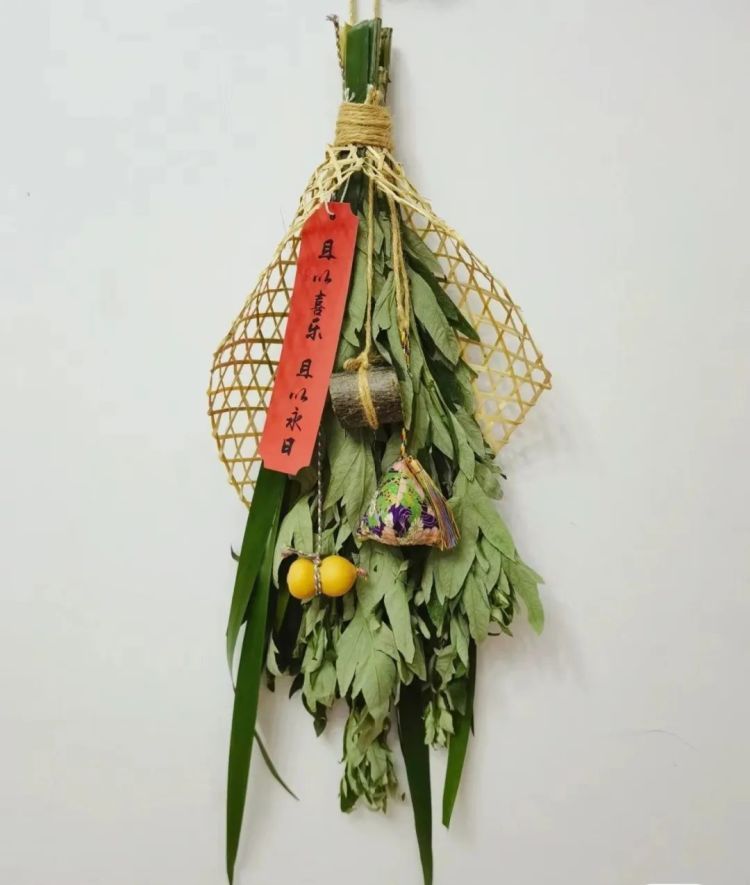 这届年轻人,也太“传统”了吧! 这届年轻人,也太“传统”了吧!