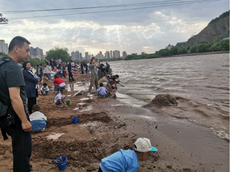 黄河之滨也很美，金城夏日更宜游！兰州黄河风情线成为小长假市民游客避暑胜地