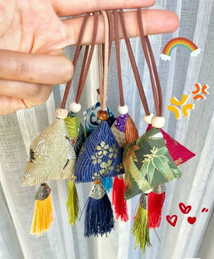 这届年轻人,也太“传统”了吧! 这届年轻人,也太“传统”了吧!