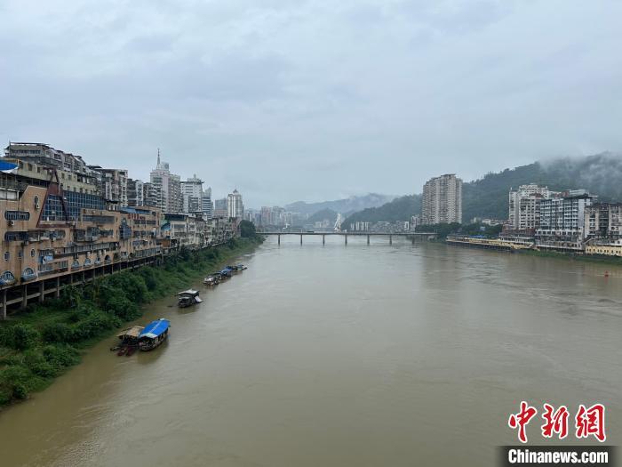 闽北出现持续性强降水 武夷山发布暴雨橙色预警