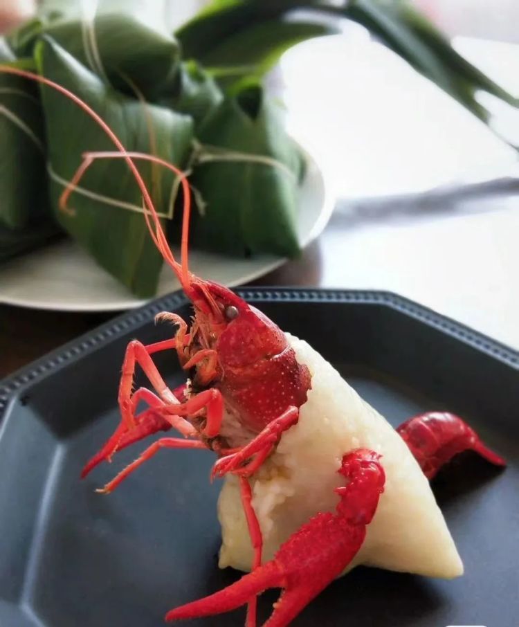 这届年轻人,也太“传统”了吧! 这届年轻人,也太“传统”了吧!