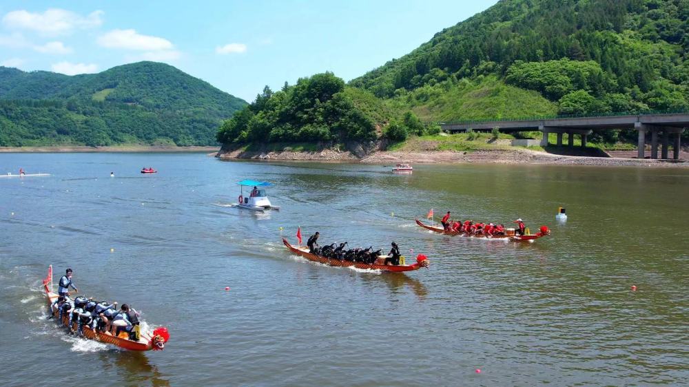 中国大学生龙舟锦标赛在吉林靖宇挥桨 中国大学生龙舟锦标赛在吉林靖宇挥桨