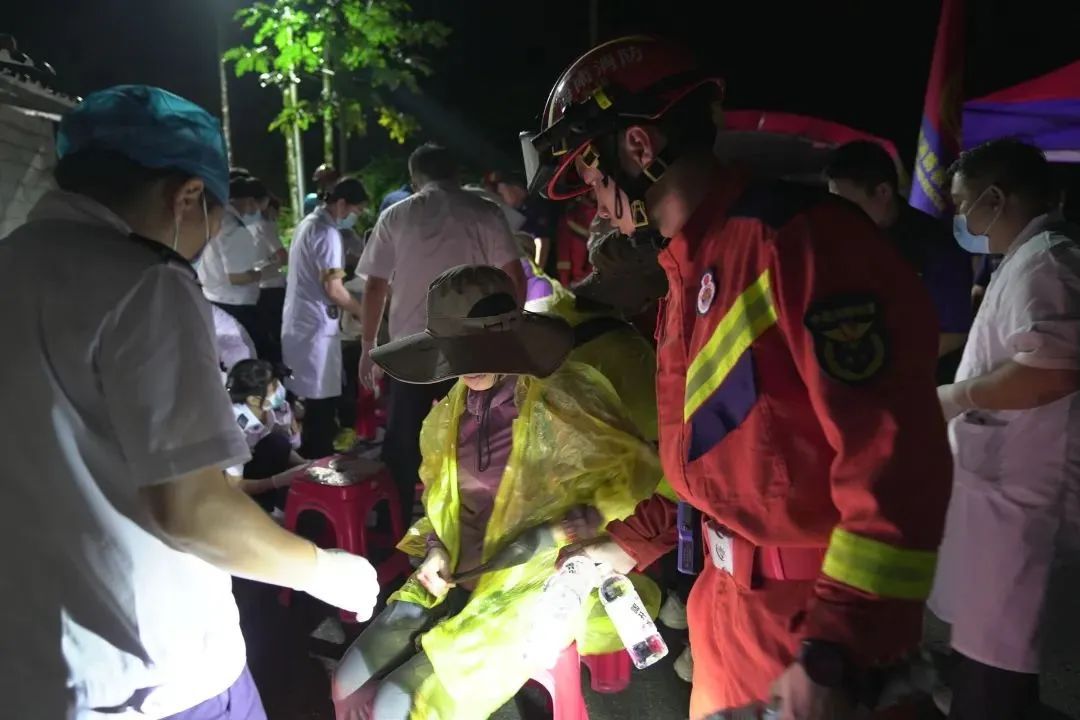 25人徒步吊罗山林区全员被困,1死2伤!又是这个原因,官方通报→ 25人徒步吊罗山林区全员被困,1死2伤!又是这个原因,官方通报→