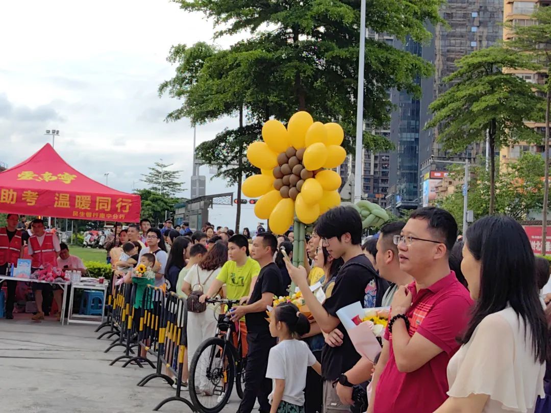 高考结束啦！快乐“溢出”屏幕！广西查分时间是→