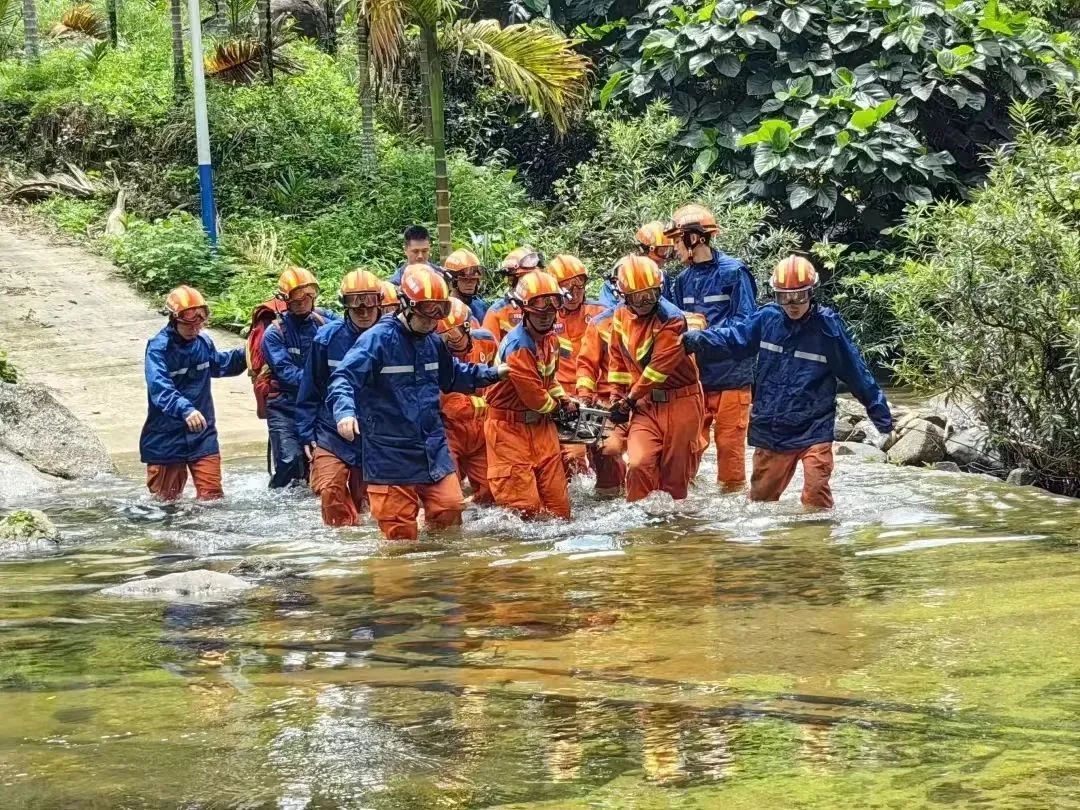 25人徒步吊罗山林区全员被困,1死2伤!又是这个原因,官方通报→ 25人徒步吊罗山林区全员被困,1死2伤!又是这个原因,官方通报→
