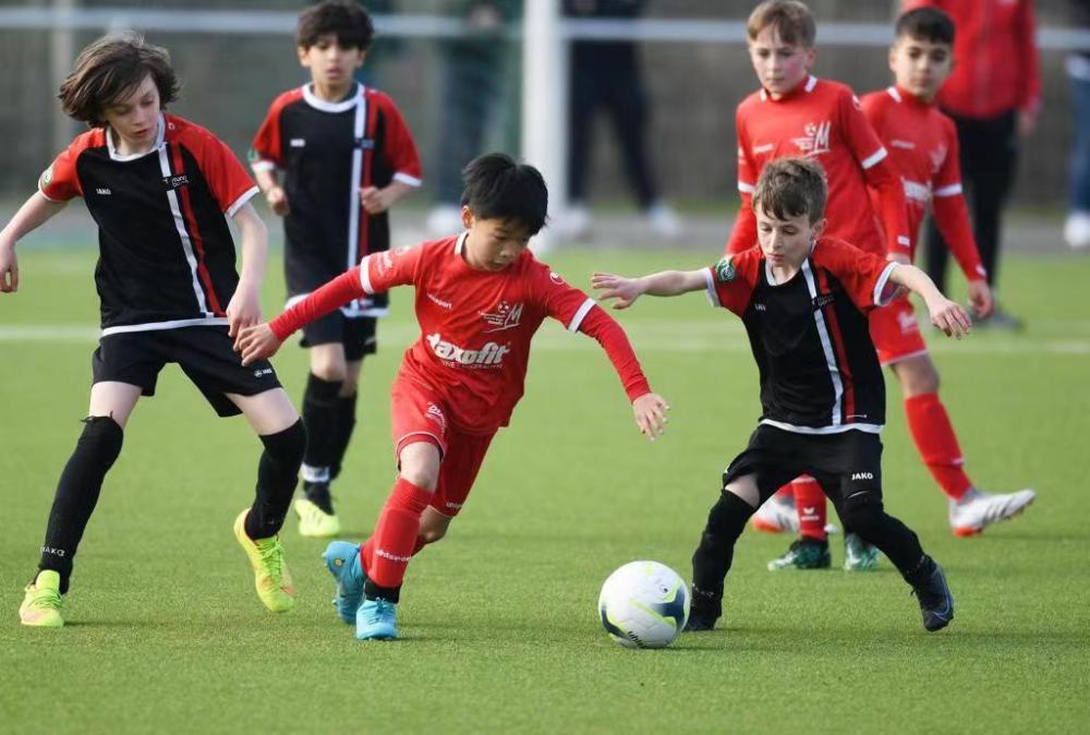 中国“球爹”在科隆