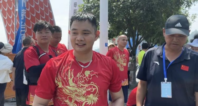 屈原故里龙舟赛翻船?队长:救援好评!宜昌水甜 屈原故里龙舟赛翻船?队长:救援好评!宜昌水甜