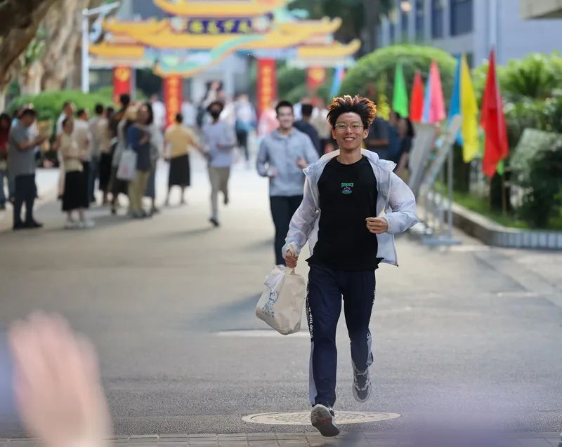 交卷！南京这一幕幕，刷屏了……