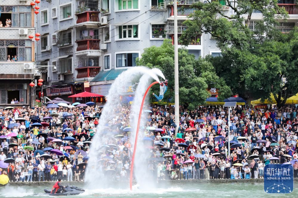 鼓声雷动赛龙舟 千年镇远迎端午 鼓声雷动赛龙舟 千年镇远迎端午