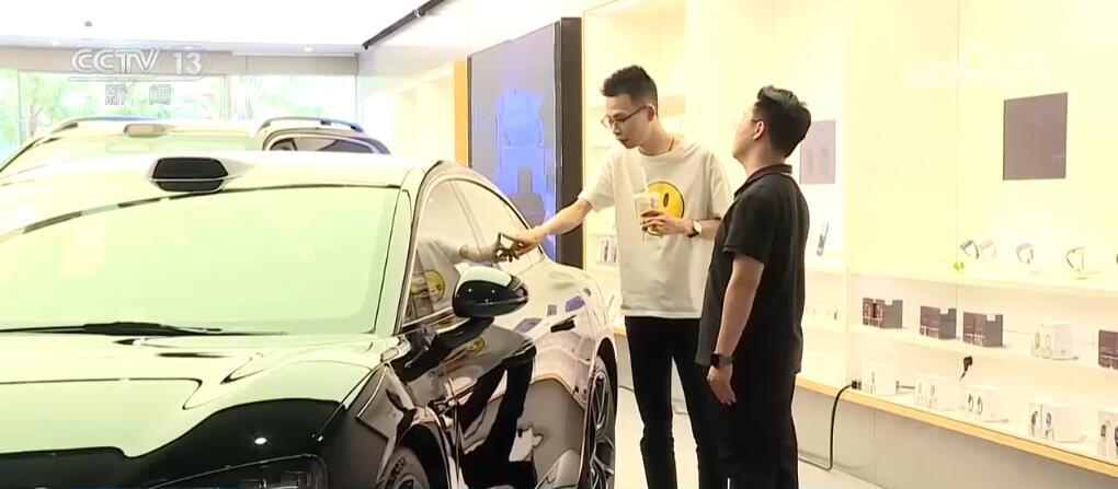 龙船漂移、抢鸭子……各地特色民俗“吸睛” 端午节“仪式感”拉满 龙船漂移、抢鸭子……各地特色民俗“吸睛” 端午节“仪式感”拉满