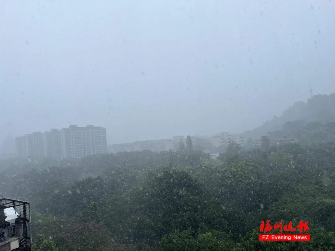 刚刚！福州一秒天黑、狂风暴雨！