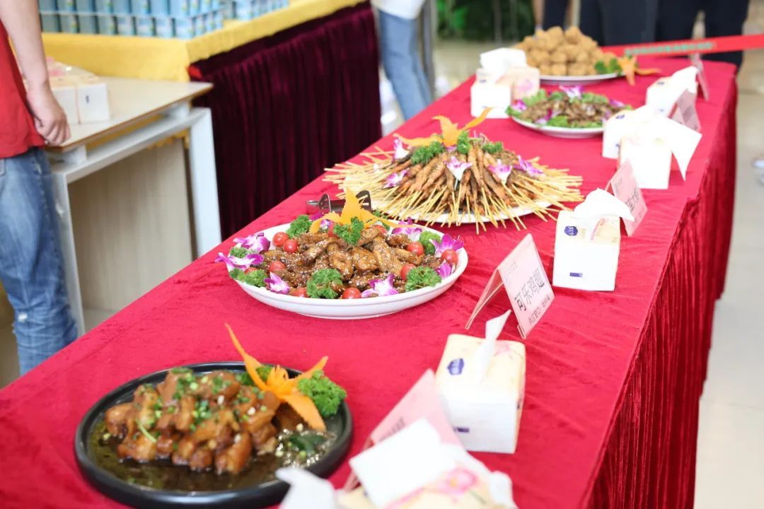 毕业烧烤火锅宴!“大家作证,这次是食堂先动的手……” 毕业烧烤火锅宴!“大家作证,这次是食堂先动的手……”