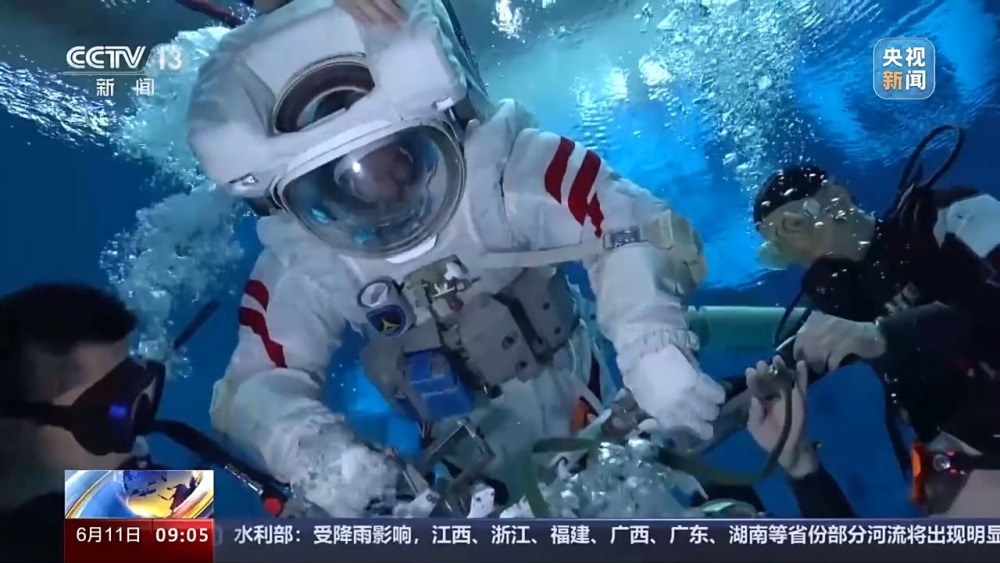 为登月做准备！总设计师解答30年来航天员选拔变化