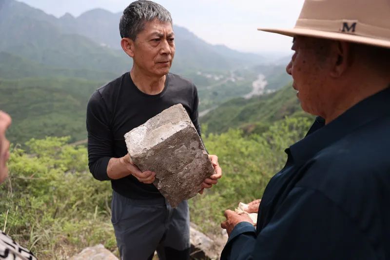 87岁山东老人，在北京居庸关找到“28岁的父亲”……