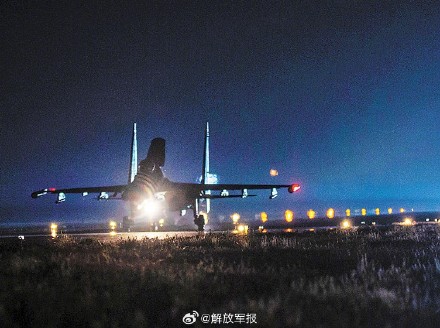 暗夜出击！空军航空兵某旅下半夜飞行训练