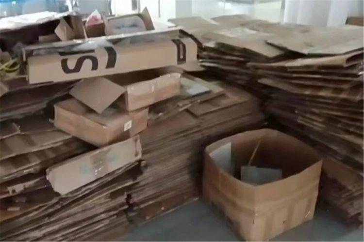 利用职务便利侵占公司财产，男子被警方采取刑事强制措施