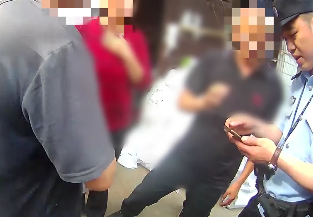 女儿泄露明星隐私?涉嫌违法闯下大祸?真相是…… 女儿泄露明星隐私?涉嫌违法闯下大祸?真相是……