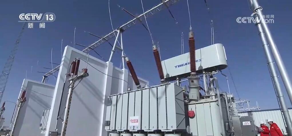 在“死亡之海”寻找“绿色”奇迹 让沙漠“绿电”点亮万家灯火 在“死亡之海”寻找“绿色”奇迹 让沙漠“绿电”点亮万家灯火