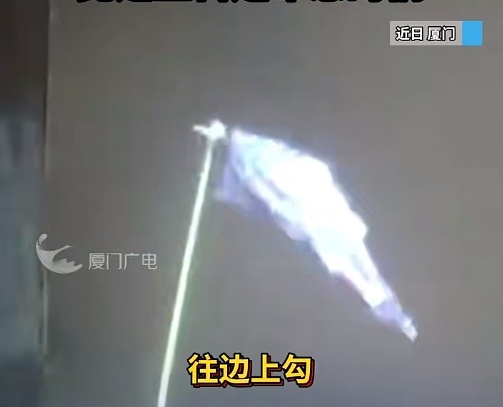 一动车被紧急逼停!竟是因为… 一动车被紧急逼停!竟是因为…