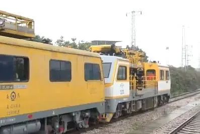 一动车被紧急逼停!竟是因为… 一动车被紧急逼停!竟是因为…