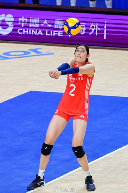 朱婷打满全场！中国女排3比0轻取保加利亚巩固积分优势
