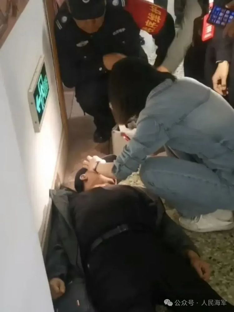 5分钟生死时速，这名海军女文职挺身而出