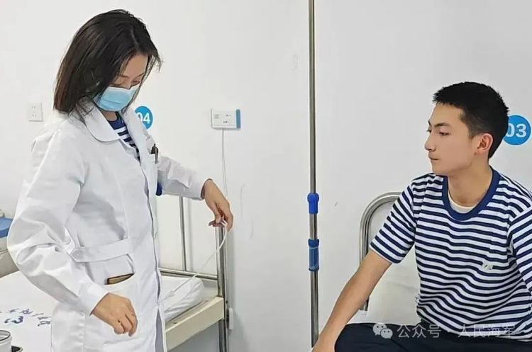 5分钟生死时速，这名海军女文职挺身而出