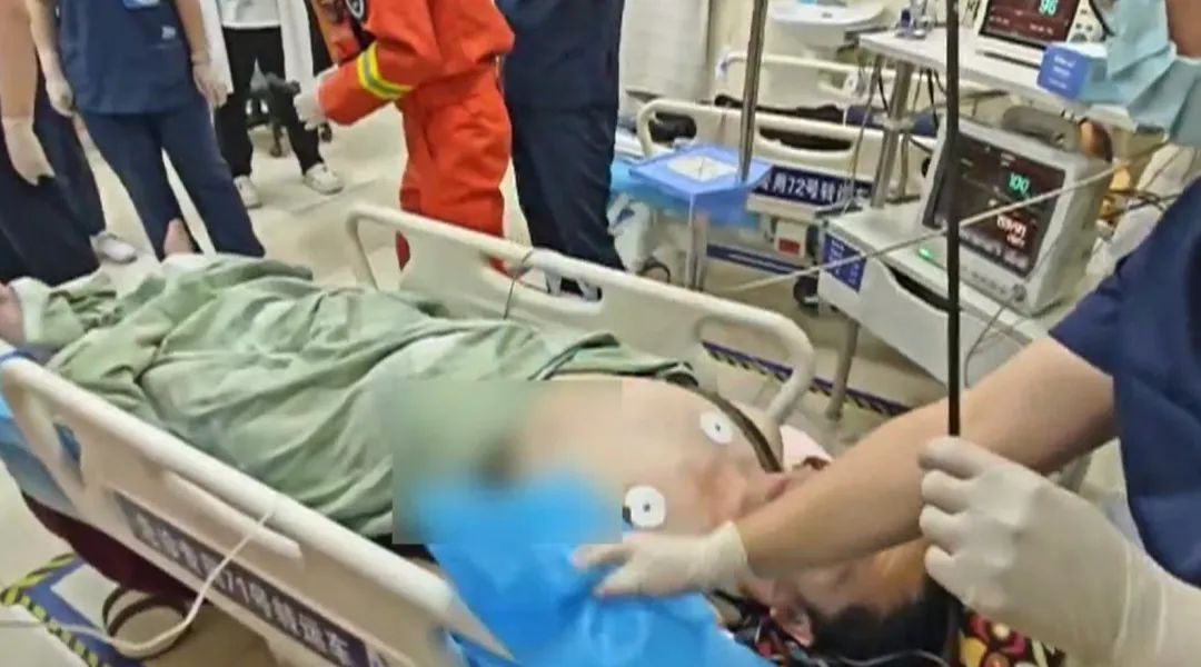 事发长春！弓箭射进男子胸腔！紧急救援