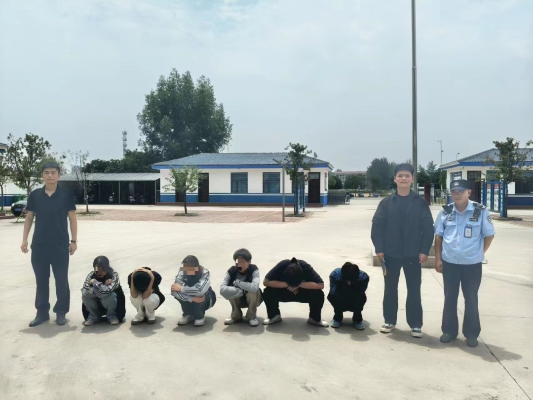 凌晨，5男3女竟在篮球场干这事……