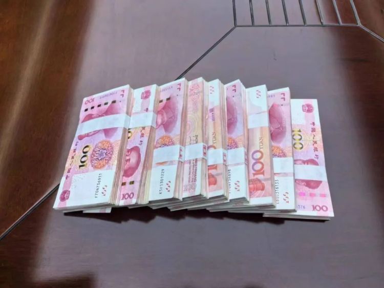 顾客消费近10万买金首饰，江西一金店老板报警！