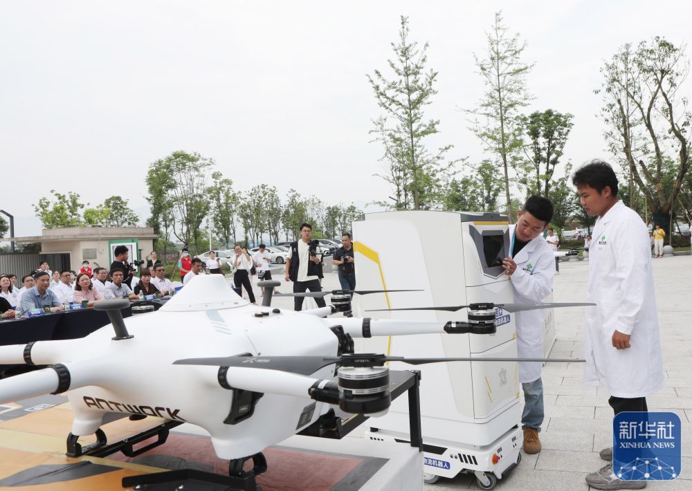 重庆无人机医疗物资运输完成首飞 重庆无人机医疗物资运输完成首飞