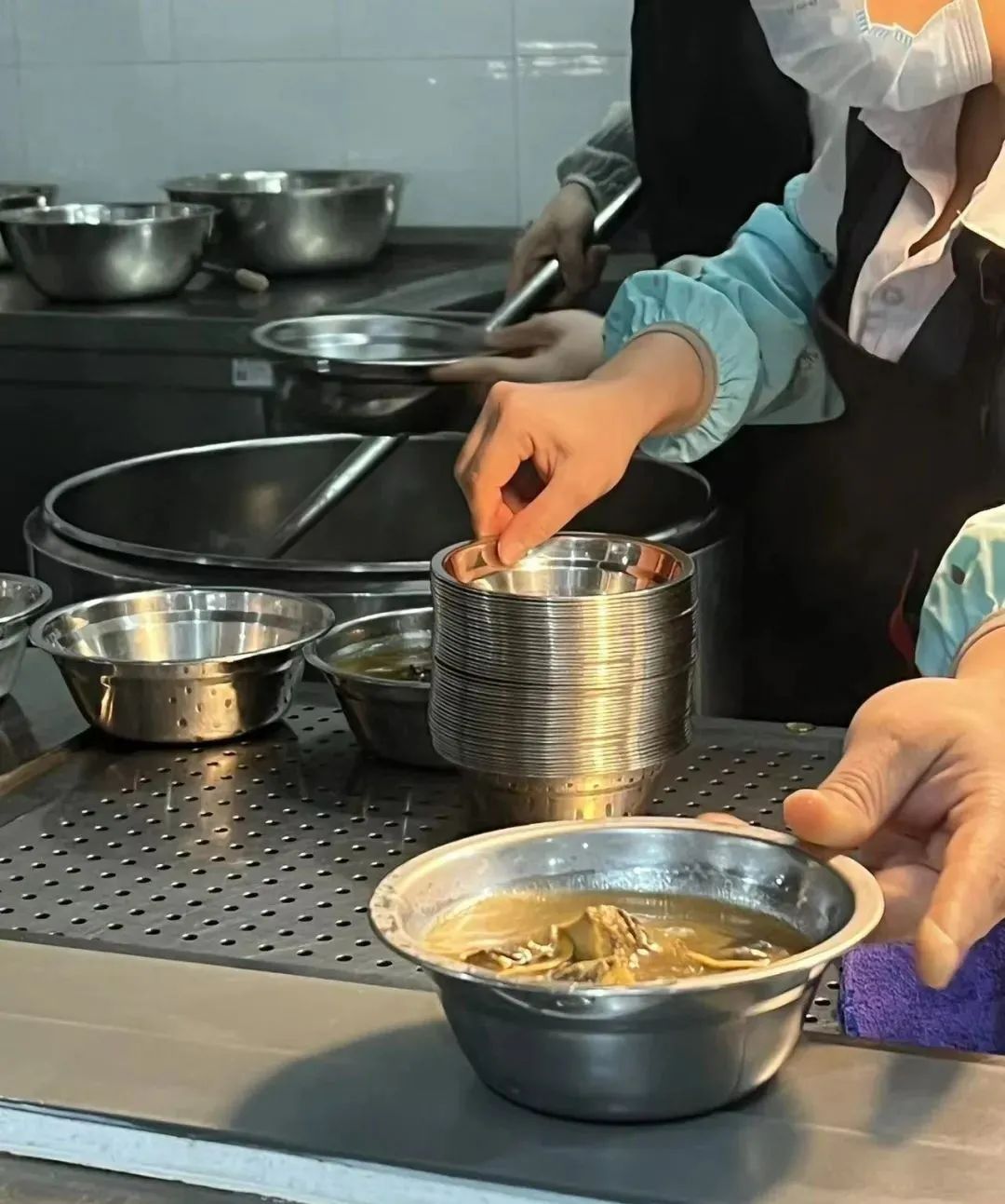 大学生“云”养熊猫,请全校喝“AI鸡汤”! 大学生“云”养熊猫,请全校喝“AI鸡汤”!