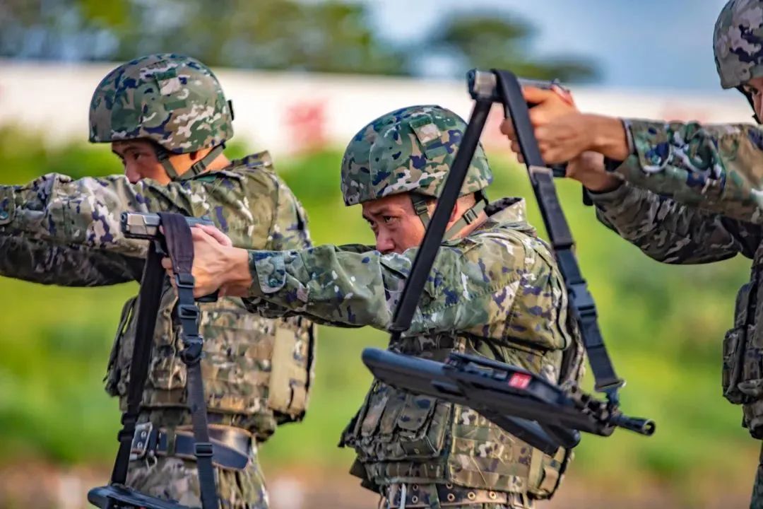 强!这个小个子兵是妥妥的排头兵! 强!这个小个子兵是妥妥的排头兵!