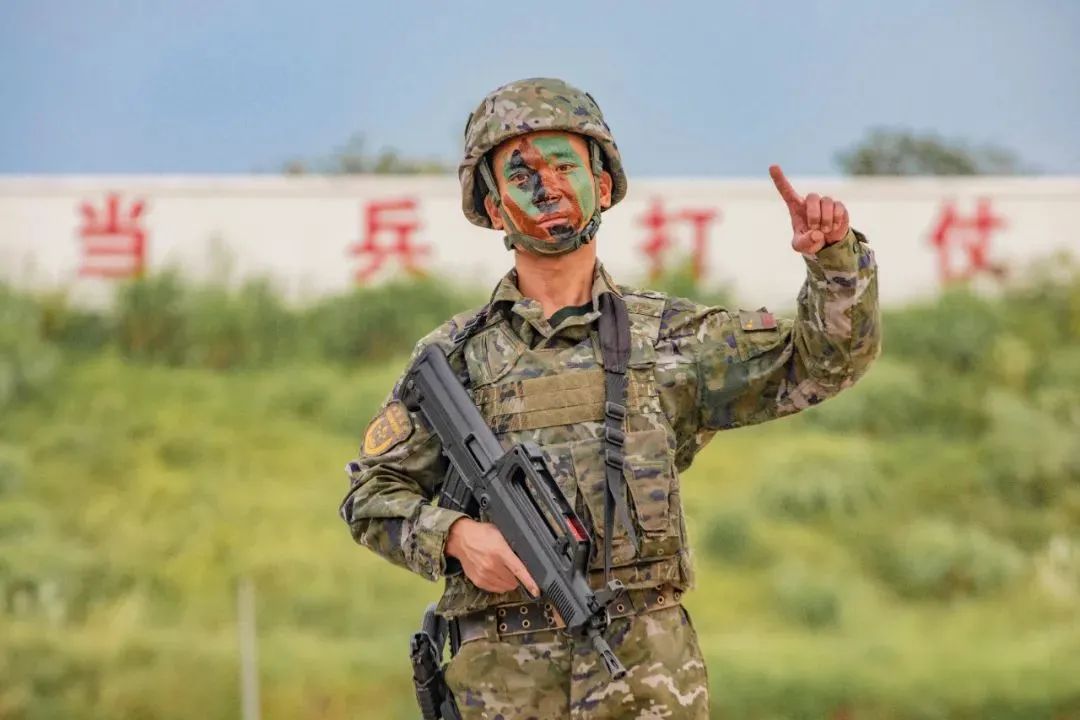 强!这个小个子兵是妥妥的排头兵! 强!这个小个子兵是妥妥的排头兵!