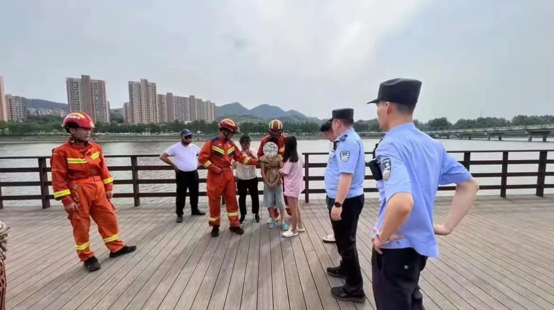 六年级男孩欲跳河轻生,“痛苦话语”令人揪心…… 六年级男孩欲跳河轻生,“痛苦话语”令人揪心……