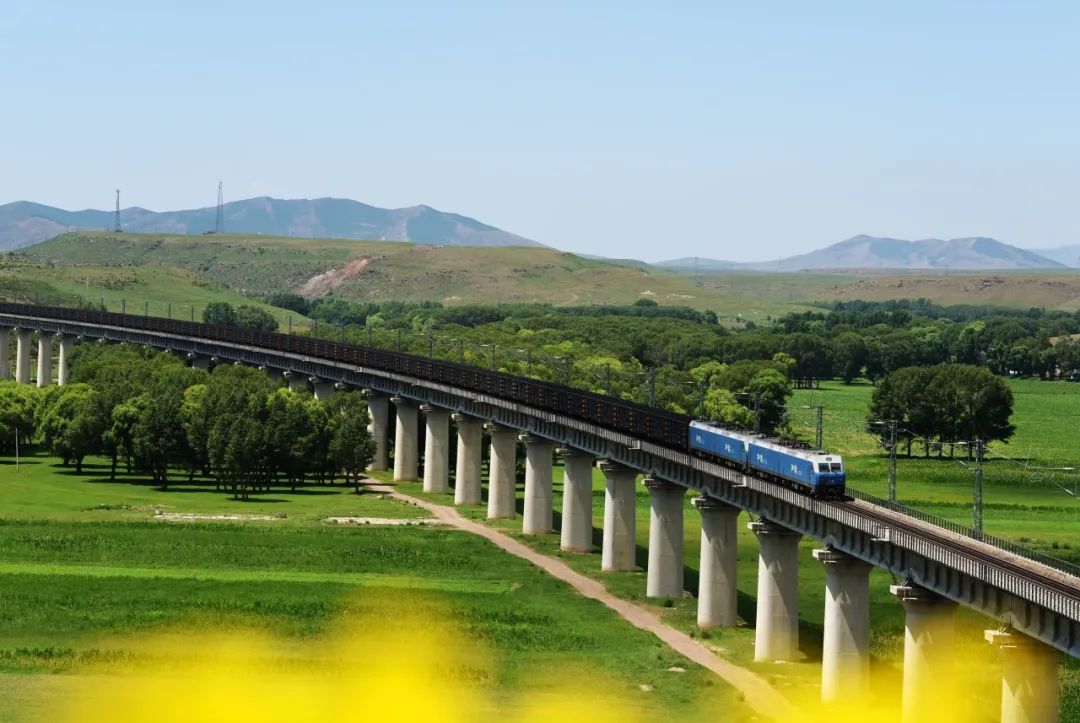 中国铁路:5月份国家铁路发送货物3.37亿吨 同比增长2.8% 中国铁路:5月份国家铁路发送货物3.37亿吨 同比增长2.8%