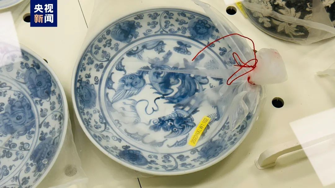 世界级重大考古发现新进展！南海西北陆坡沉船遗址提取文物900余件套