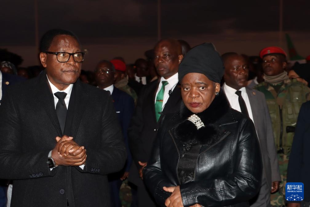 马拉维副总统遗体被运回首都利隆圭 马拉维副总统遗体被运回首都利隆圭