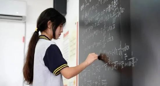17岁中专生闯进了全球数学竞赛的决赛