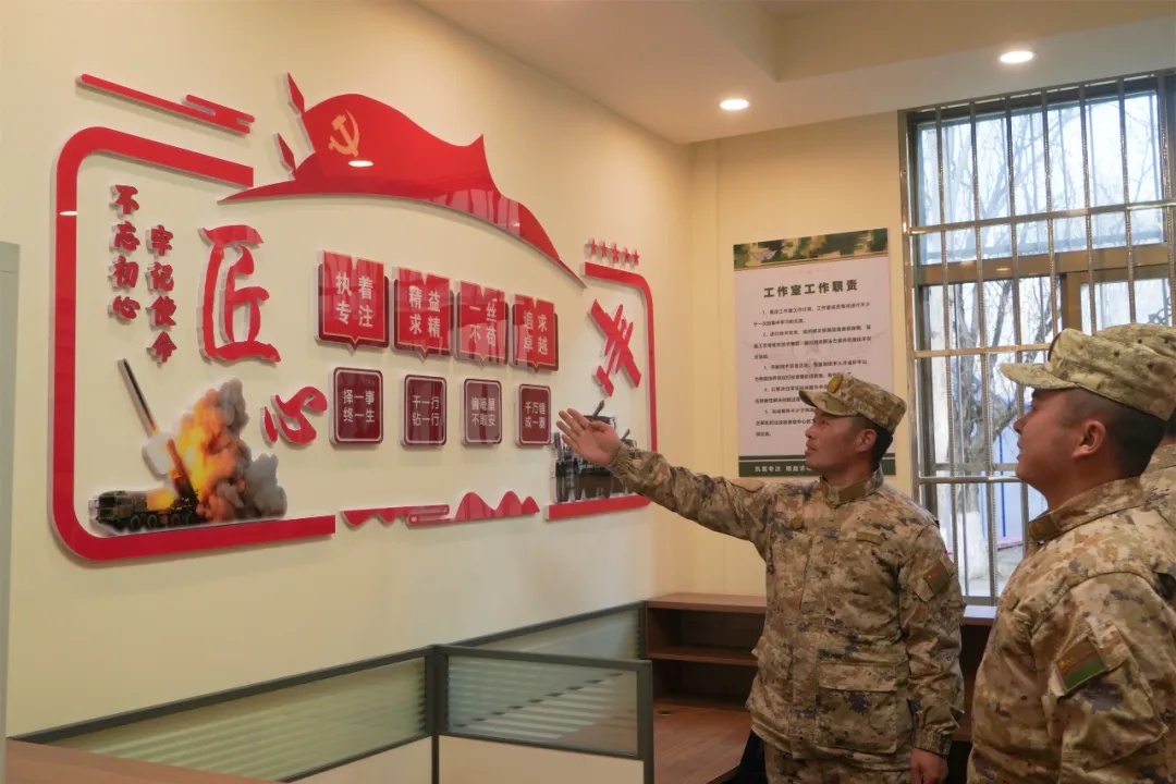 从普通一兵到“陆军工匠”,这名军士不简单! 从普通一兵到“陆军工匠”,这名军士不简单!