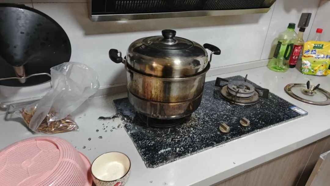 “胡”里“糊”涂！一场麻将局差点把家烧