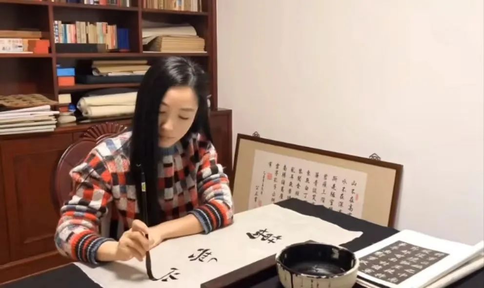 《甄嬛传》剧中书法都是“安陵容”写的？本人回应