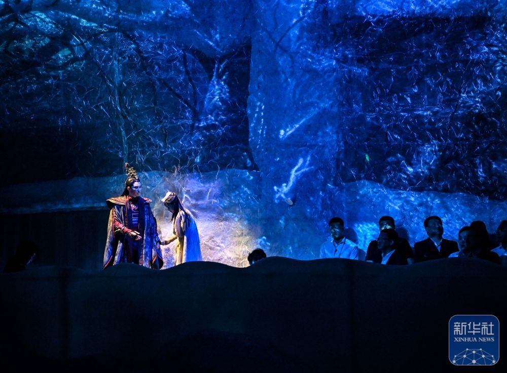 大型真人沉浸式演出《粉雪传奇》迎来首秀