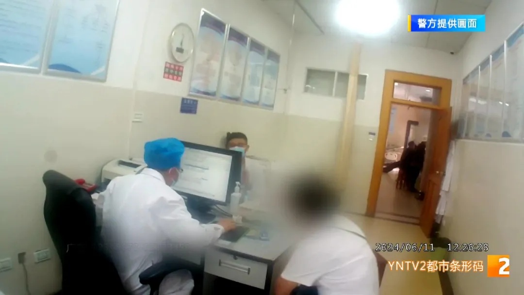 “救命啊！三个机器人小偷来我家搬东西”！女子报警求救，警察该如何应对？