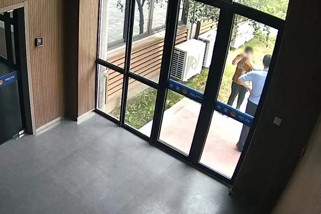 浙江一对男女，当场被抓