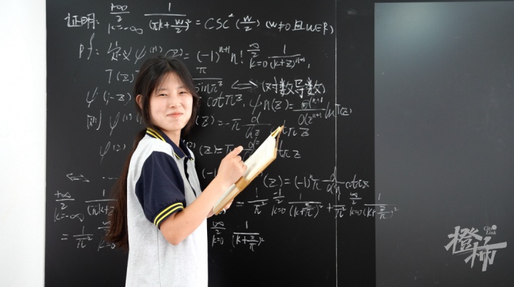 一夜过后，还是热搜第一！17岁中专女生闯进全球数学竞赛12强，网友：强者不抱怨环境