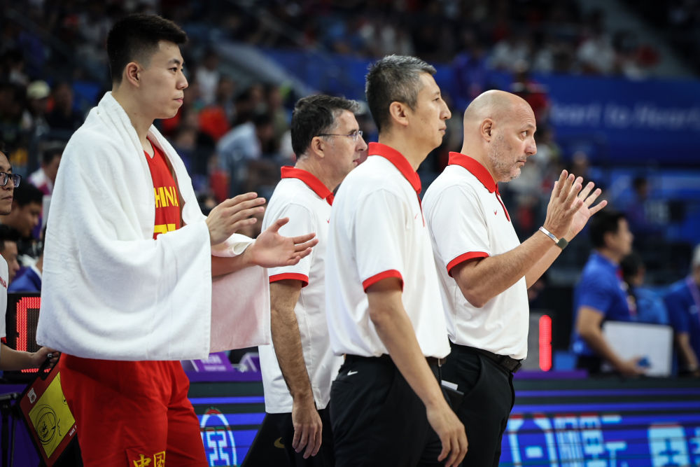 乔帅离任 中国篮球国际化方向不应动摇