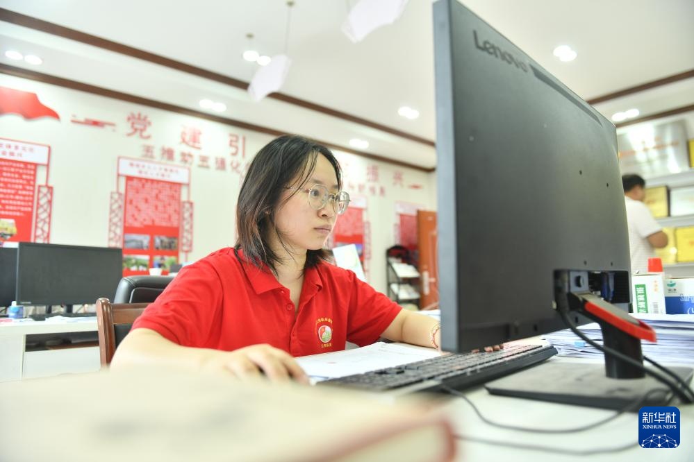 这五年,黄文秀的“接棒者”们续写青春之歌 这五年,黄文秀的“接棒者”们续写青春之歌